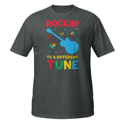 Rockeando con una melodía diferente - Camiseta de concienciación sobre el autismo
