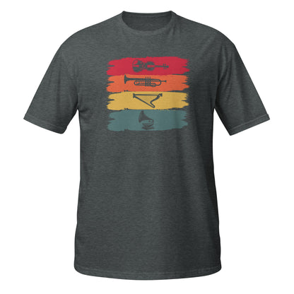 Armonía de instrumentos clásicos: camiseta de violín, trompeta, arpa y gramófono