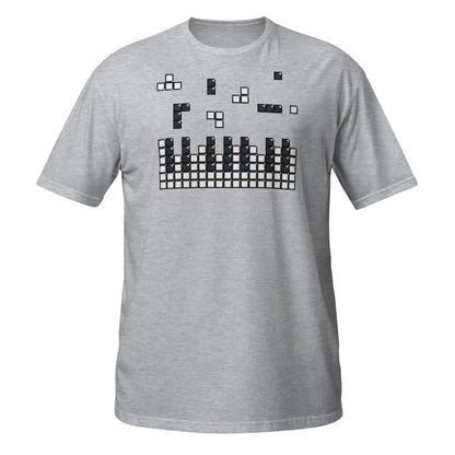 Camiseta con teclas de piano cayendo