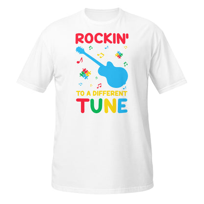 Rockeando con una melodía diferente - Camiseta de concienciación sobre el autismo