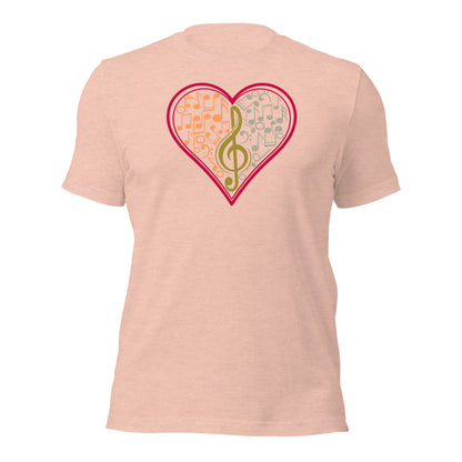 Camiseta con notas musicales en forma de corazón y clave de sol